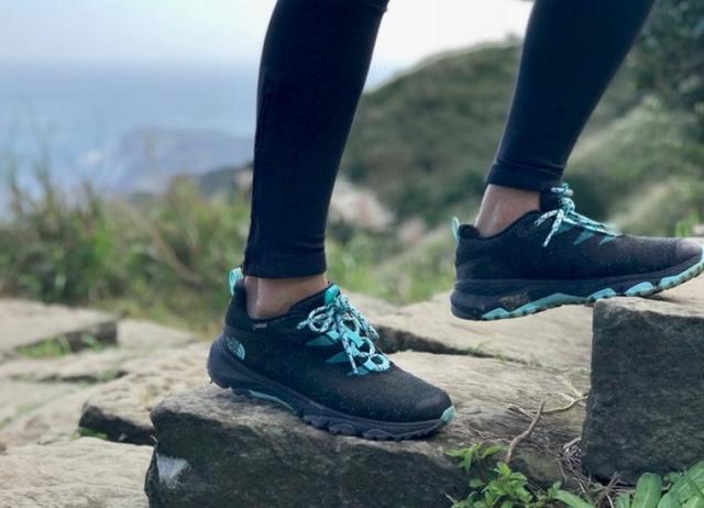 美女實測北面(The North Face)防水透氣徒步鞋