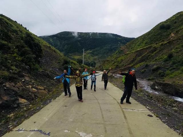 四川格聶轉(zhuǎn)山行C線游記攻略,20萬步的徒步體驗