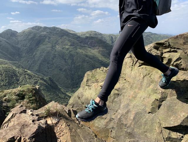 美女實測北面(The North Face)防水透氣徒步鞋