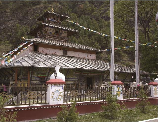 珠穆朗瑪峰周邊景點攻略,必去的景點有這些