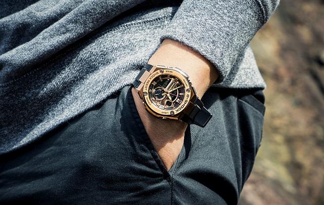 卡西歐G-SHOCK G-STEEL系列腕表，材質混搭金屬感之上