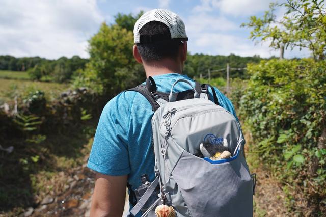 穿梭都市與戶外,英國戶外品牌Lowe Alpine多功能輕量背包實測