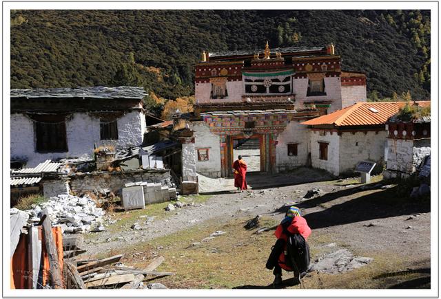 稻城亞丁牛奶海徒步攻略,探訪在海拔4500米的圣湖