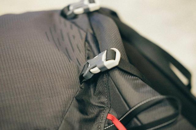 尼泊爾珠峰大本營EBC徒步日記,戶外裝備之戶外背包、帽子和水壺