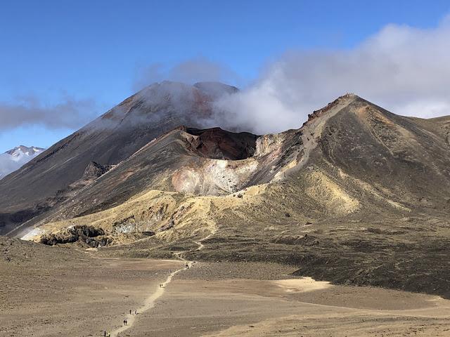 新西蘭北島湯加里羅國家公園(Tongariro Alpine Crossing)一日徒步游