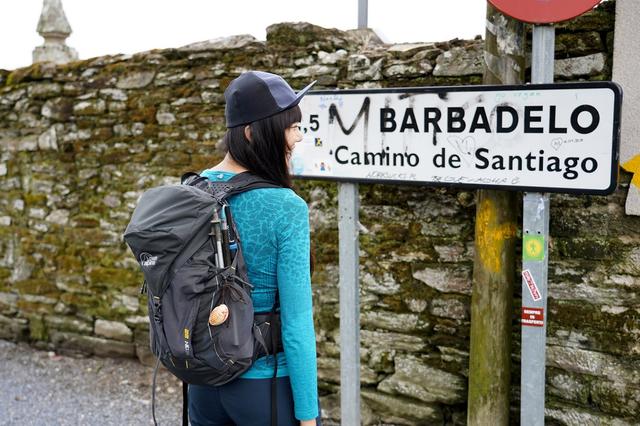 穿梭都市與戶外,英國戶外品牌Lowe Alpine多功能輕量背包實測