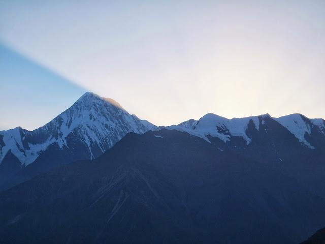 貢嘎穿越自助游攻略,貢嘎山下走一回