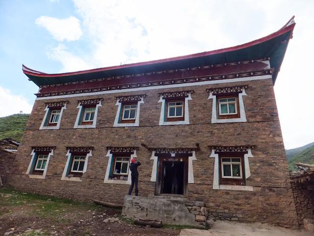 貢嘎穿越自助游攻略,貢嘎山下走一回