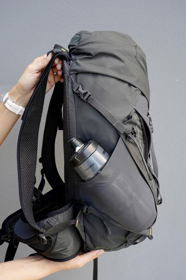 穿梭都市與戶外,英國戶外品牌Lowe Alpine多功能輕量背包實測