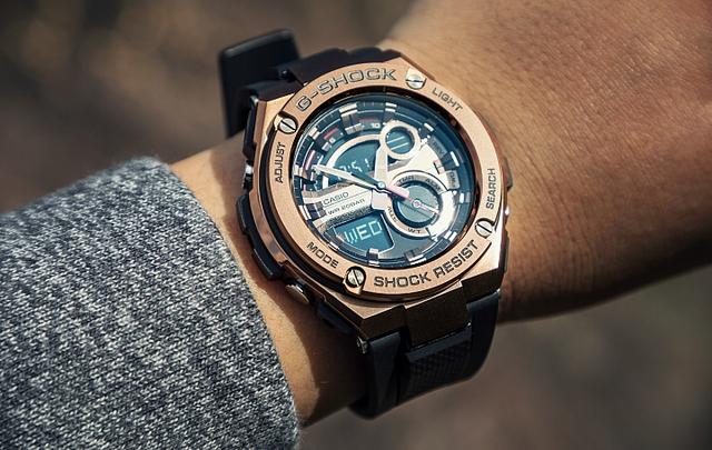 卡西歐G-SHOCK G-STEEL系列腕表，材質混搭金屬感之上