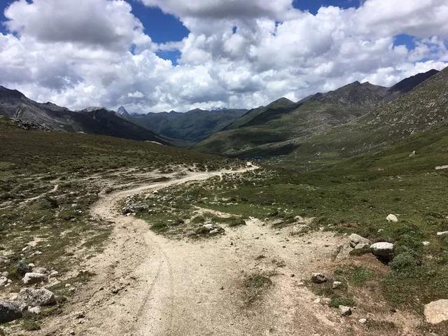 四川格聶轉(zhuǎn)山行C線游記攻略,20萬步的徒步體驗