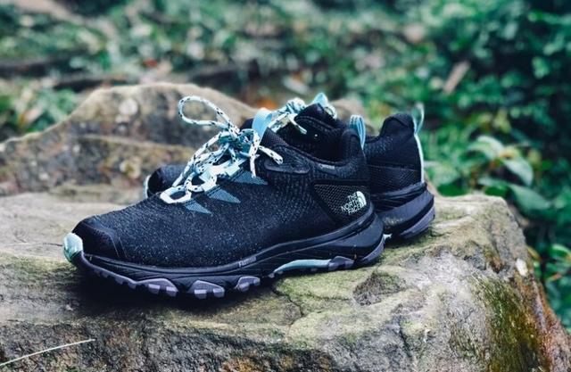 美女實測北面(The North Face)防水透氣徒步鞋