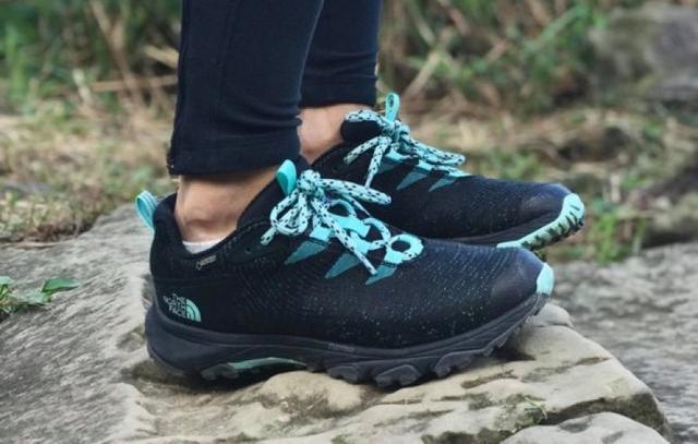 美女實測北面(The North Face)防水透氣徒步鞋