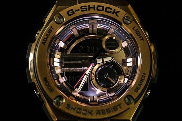 卡西歐G-SHOCK G-STEEL系列腕表，材質混搭金屬感之上