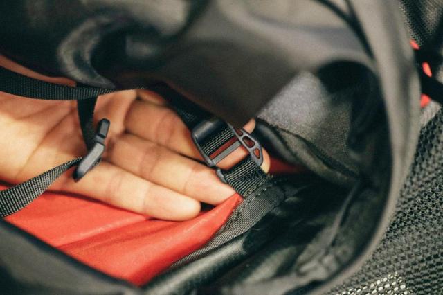 尼泊爾珠峰大本營EBC徒步日記,戶外裝備之戶外背包、帽子和水壺