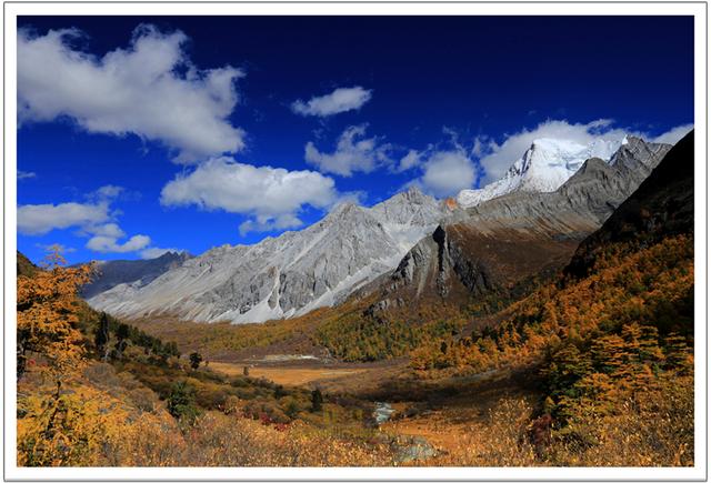 稻城亞丁牛奶海徒步攻略,探訪在海拔4500米的圣湖