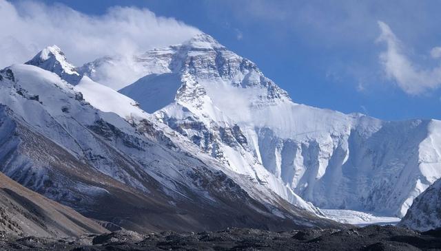 2019年珠穆朗瑪峰，三名印度人偽造登頂珠穆朗瑪峰