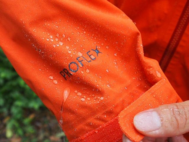 戶外品牌Rab軟殼外套裝備測評,帥氣且實用的軟殼