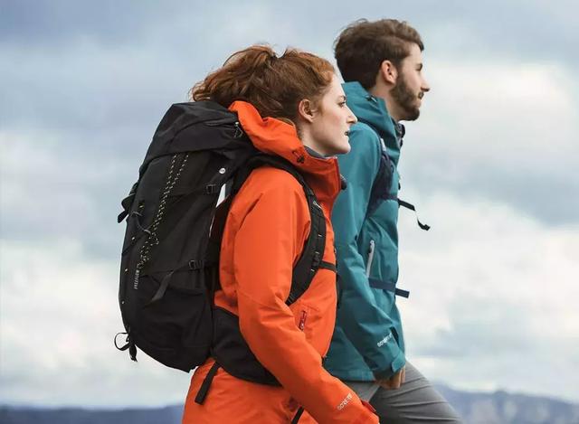 如何選擇沖鋒衣?戶外裝備實驗室最新沖鋒衣全面介紹及選購指南