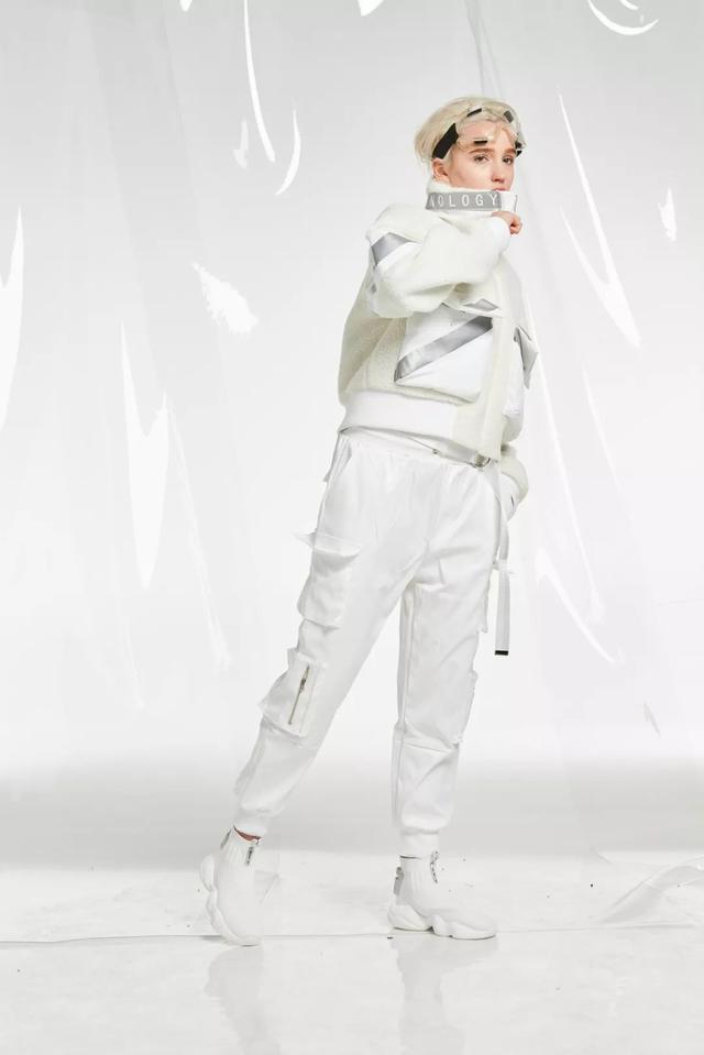 沒搶到KAWS聯名T恤?亞太戶外展這些潮流機能品牌不服