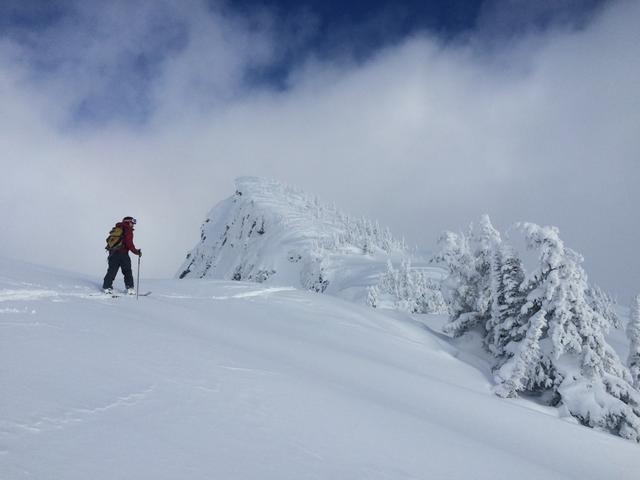 如何選擇沖鋒衣?戶外裝備實驗室最新沖鋒衣全面介紹及選購指南