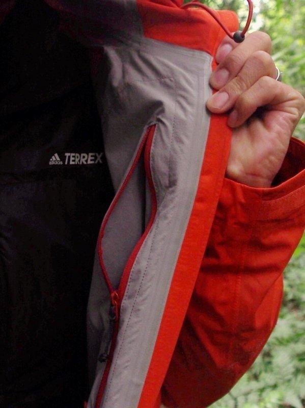 戶外品牌Rab軟殼外套裝備測評,帥氣且實用的軟殼