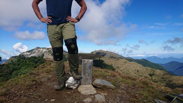 且行且珍惜,美國運動護具品牌LP護膝評測