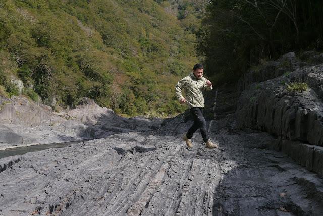 LOWA Z-6S中幫軍靴讓你看明白山寨與正品之間到底有啥區別！