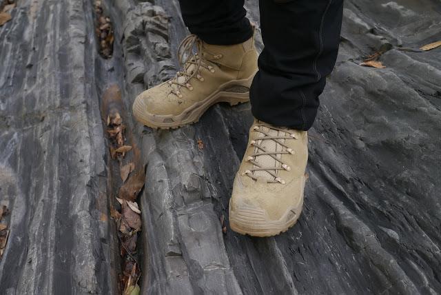LOWA Z-6S中幫軍靴讓你看明白山寨與正品之間到底有啥區別！