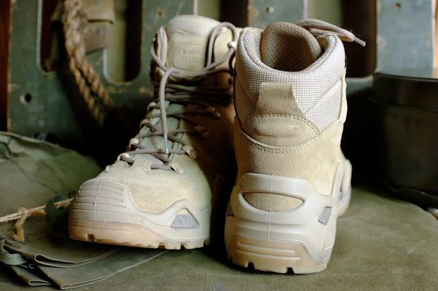 LOWA Z-6S中幫軍靴讓你看明白山寨與正品之間到底有啥區別！