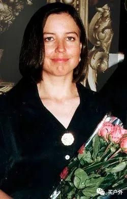 珠峰上的睡美人 女登山家喪生前哀求:“請不要扔下我”