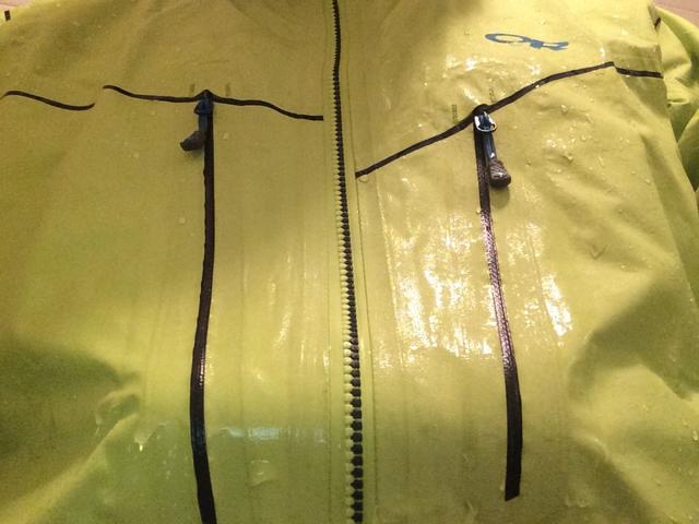 如何選擇沖鋒衣?戶外裝備實驗室最新沖鋒衣全面介紹及選購指南