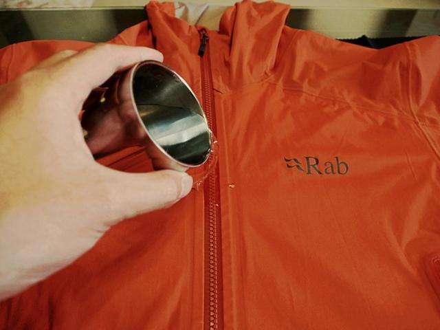 戶外品牌Rab軟殼外套裝備測評,帥氣且實用的軟殼