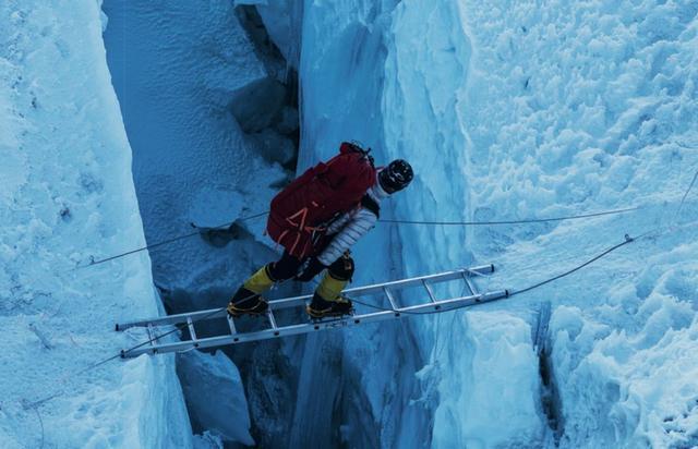 王石爬了幾次珠峰,世界之巔上的生意讓想做“王石”的人擠滿了珠峰