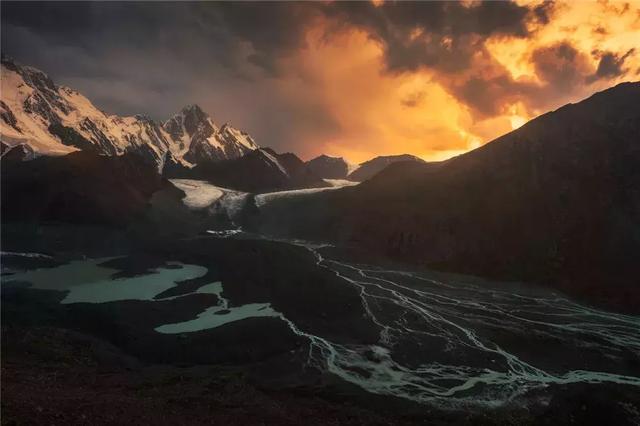 博格達大環線,要來新疆旅游這份頂級徒步路線攻略一定要看