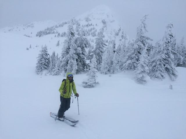 戶外沖鋒衣(硬殼)哪個品牌的好,戶外裝備實驗室推薦