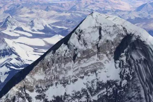 登珠峰有什么意義?高山上只有攀登沒有征服