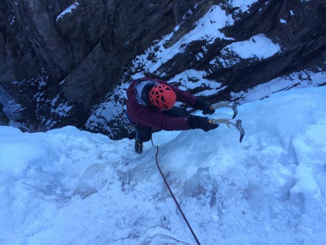 戶外沖鋒衣(硬殼)哪個品牌的好,戶外裝備實驗室推薦