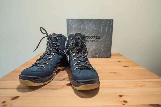 德國Lowa登山鞋開箱,我的第一雙戶外鞋