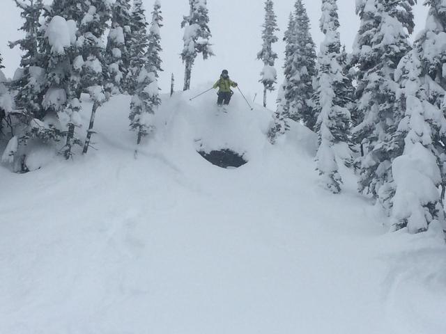 如何選擇沖鋒衣?戶外裝備實驗室最新沖鋒衣全面介紹及選購指南