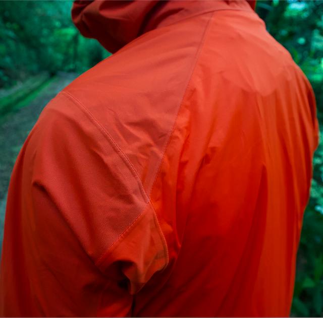 戶外品牌Rab軟殼外套裝備測評,帥氣且實用的軟殼