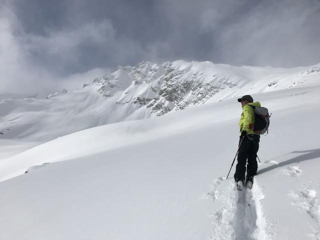 戶外沖鋒衣(硬殼)哪個品牌的好,戶外裝備實驗室推薦