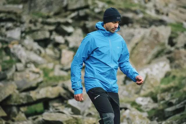 戶外沖鋒衣(硬殼)哪個品牌的好,戶外裝備實驗室推薦