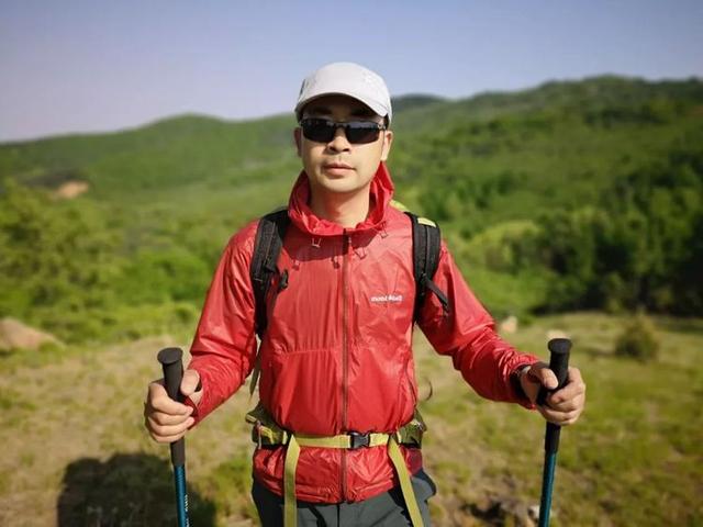 日本專業級戶外品牌,montbell帶帽皮膚風衣實測