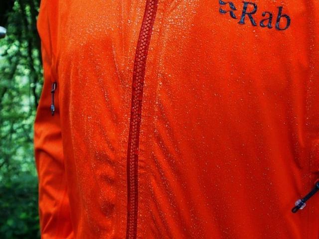 戶外品牌Rab軟殼外套裝備測評,帥氣且實用的軟殼
