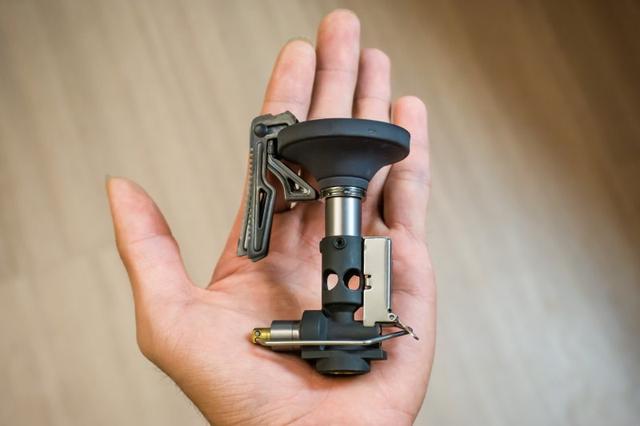 戶外登山露營野營炊具KOVEA超輕爐頭實測,不僅小巧易帶且實用方便