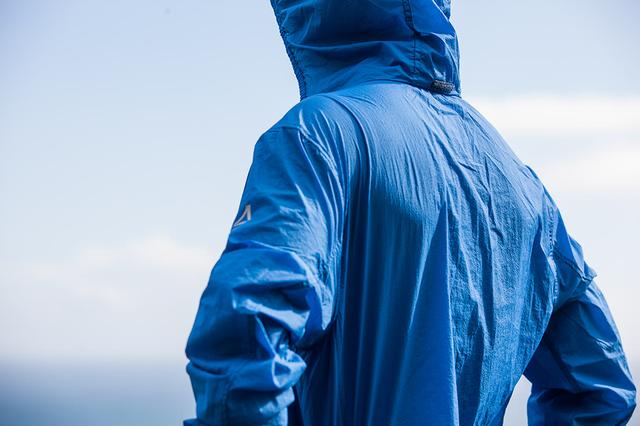 德國專業戶外服裝品牌Schoffel品牌皮膚風衣,實際穿著測評體驗