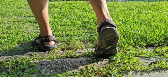 夏季只需要一雙運動涼鞋,戶外潮牌TEVA涼鞋實測