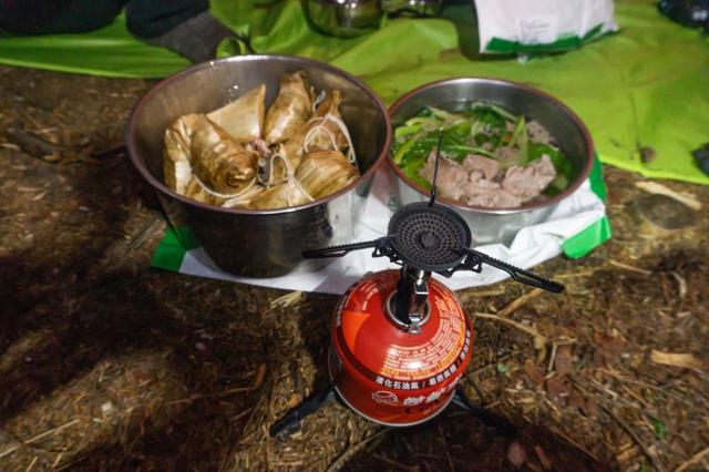 戶外登山露營野營炊具KOVEA超輕爐頭實測,不僅小巧易帶且實用方便