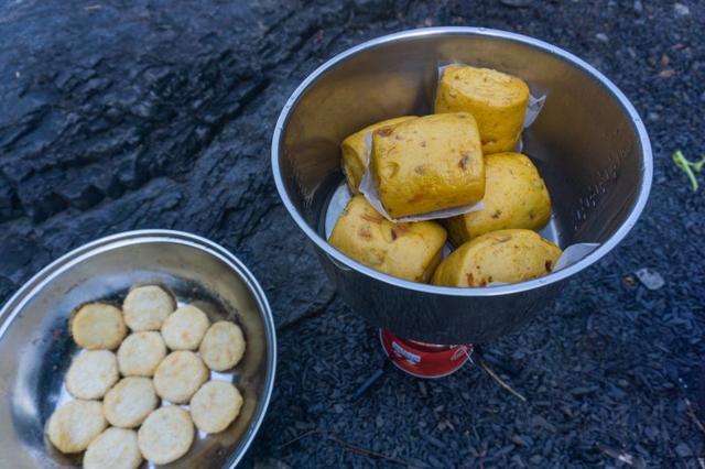 戶外登山露營野營炊具KOVEA超輕爐頭實測,不僅小巧易帶且實用方便